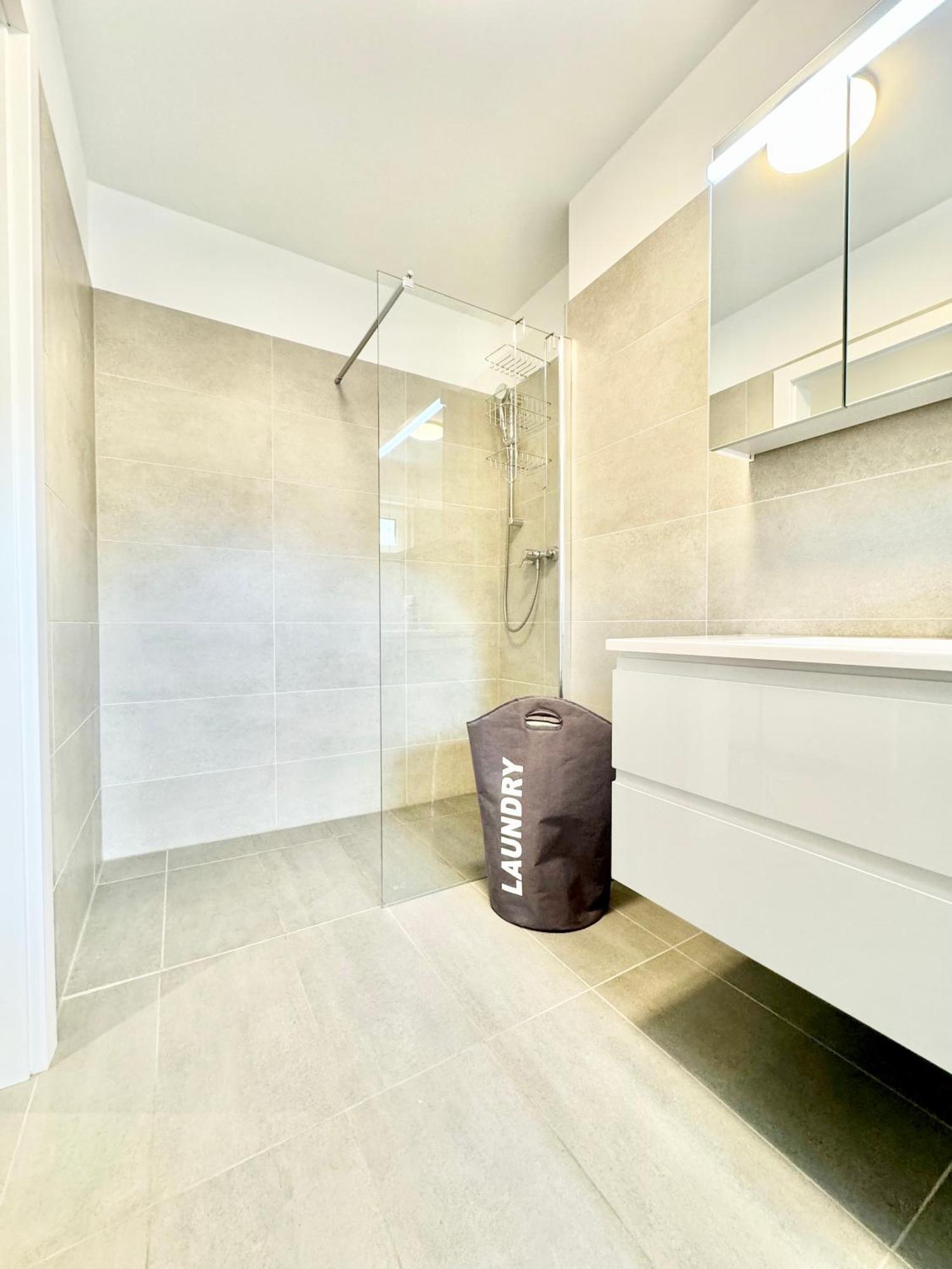 Stylische Wohnung Mit Balkon Viena Exterior foto