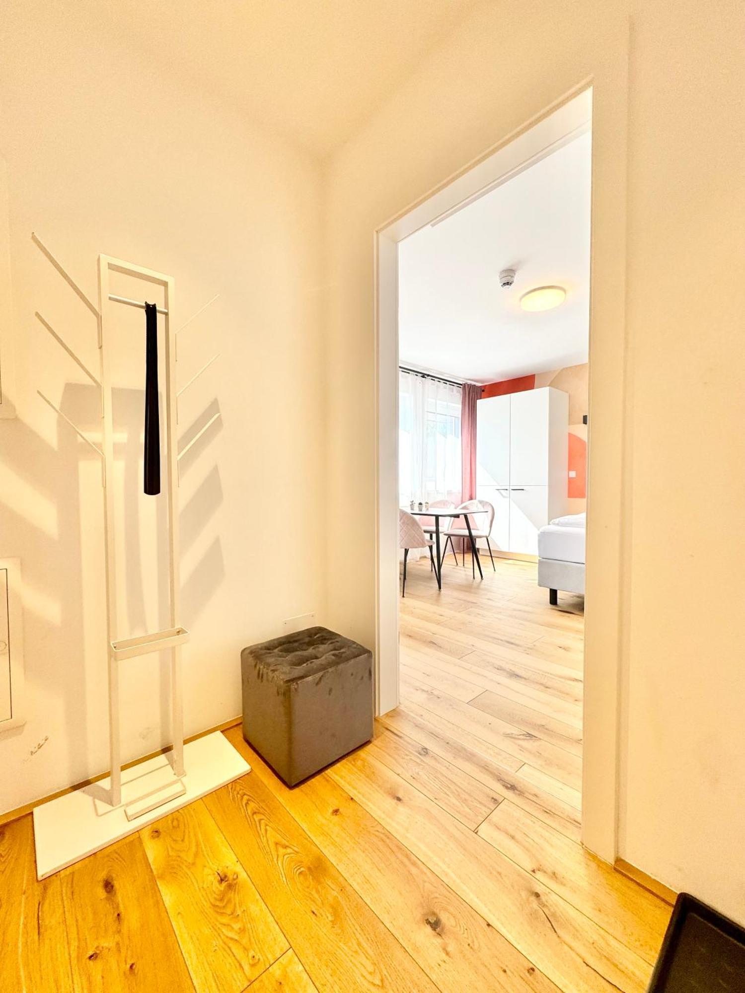 Stylische Wohnung Mit Balkon Viena Exterior foto